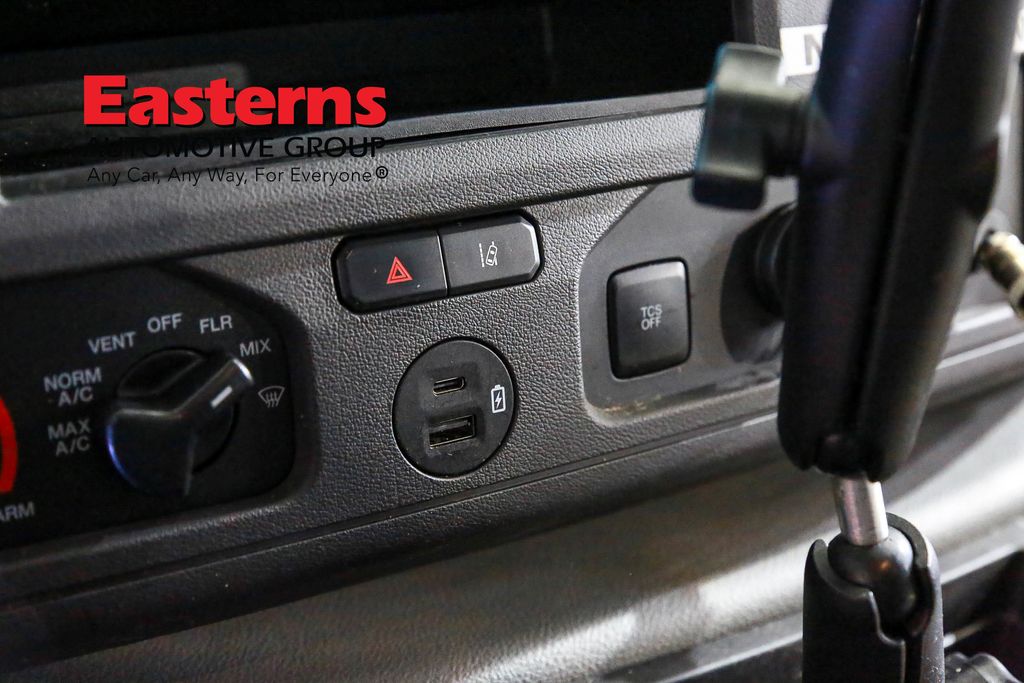 Vehicle image 20 of 40