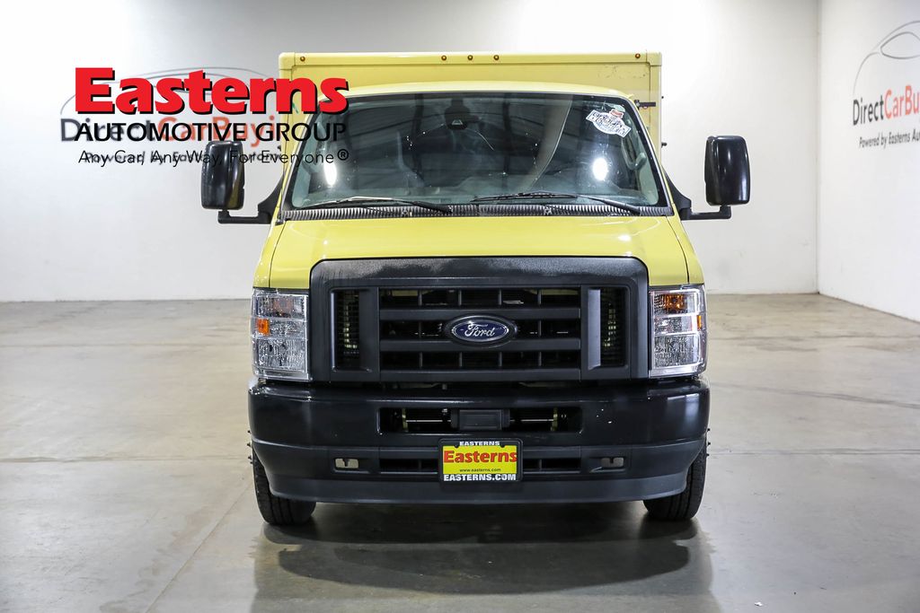 Vehicle image 3 of 40