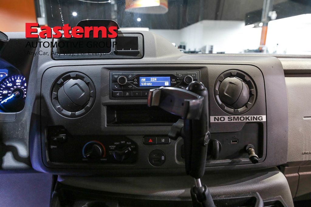 Vehicle image 12 of 40