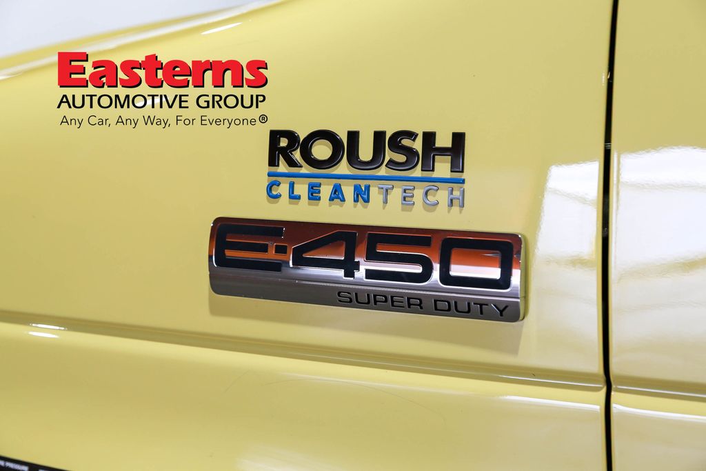 Vehicle image 36 of 40