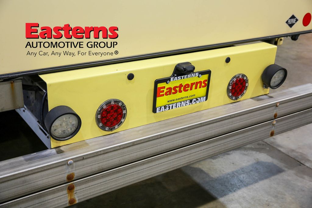 Vehicle image 24 of 40