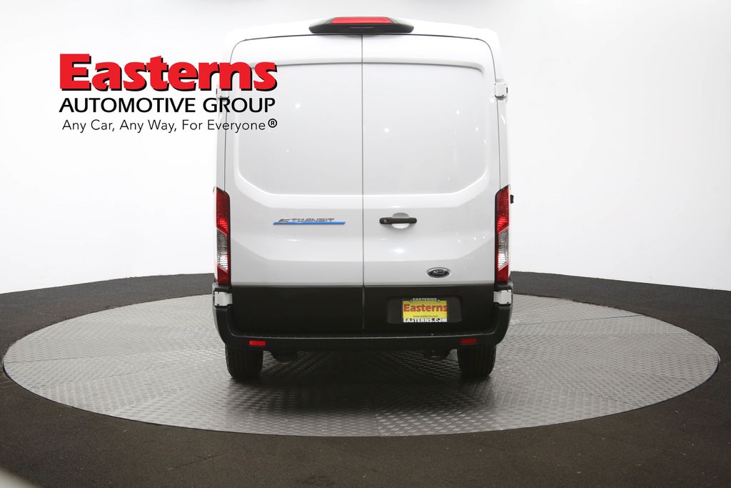 Vehicle image 5 of 63