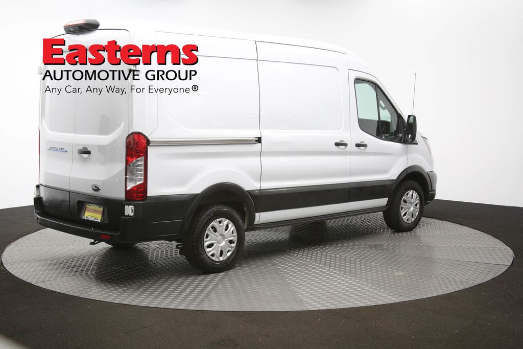 Vehicle image 17 of 63