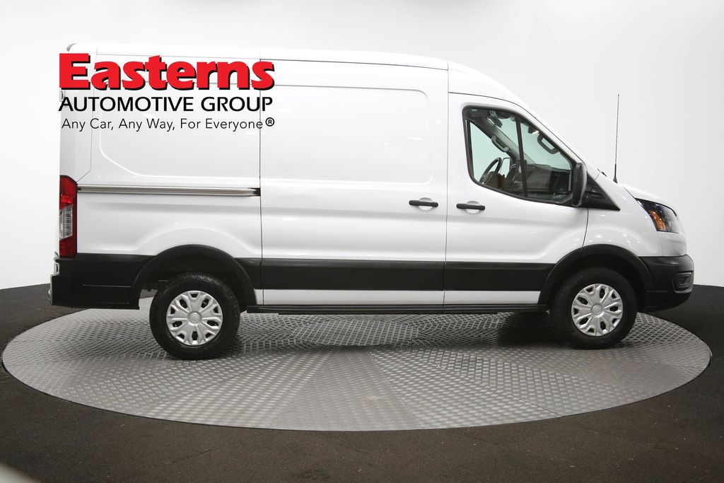 Vehicle image 20 of 63