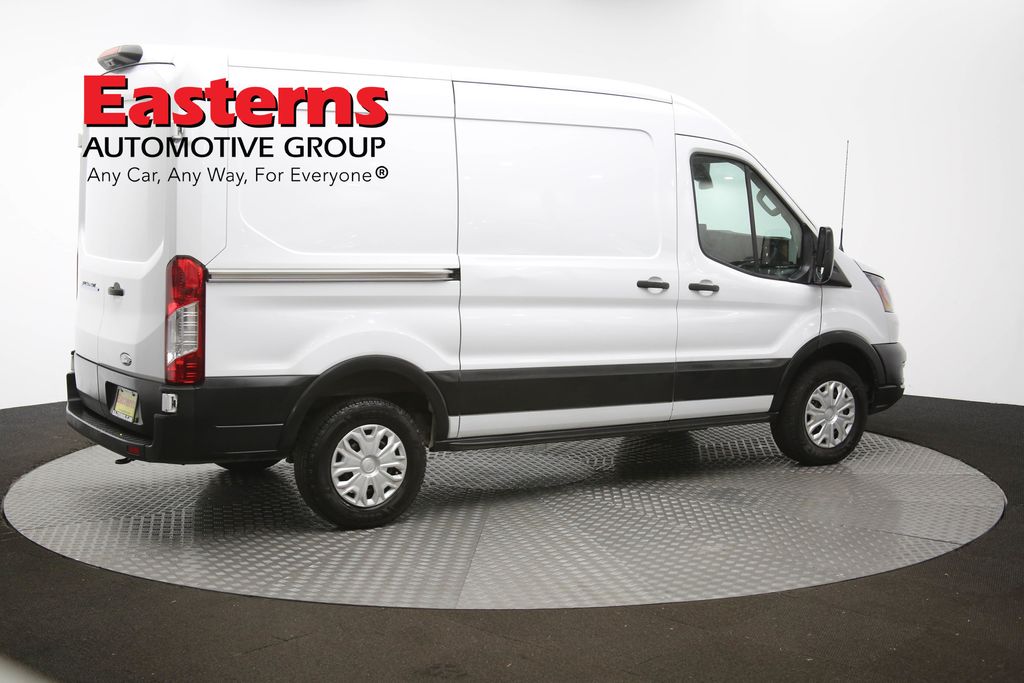 Vehicle image 18 of 63