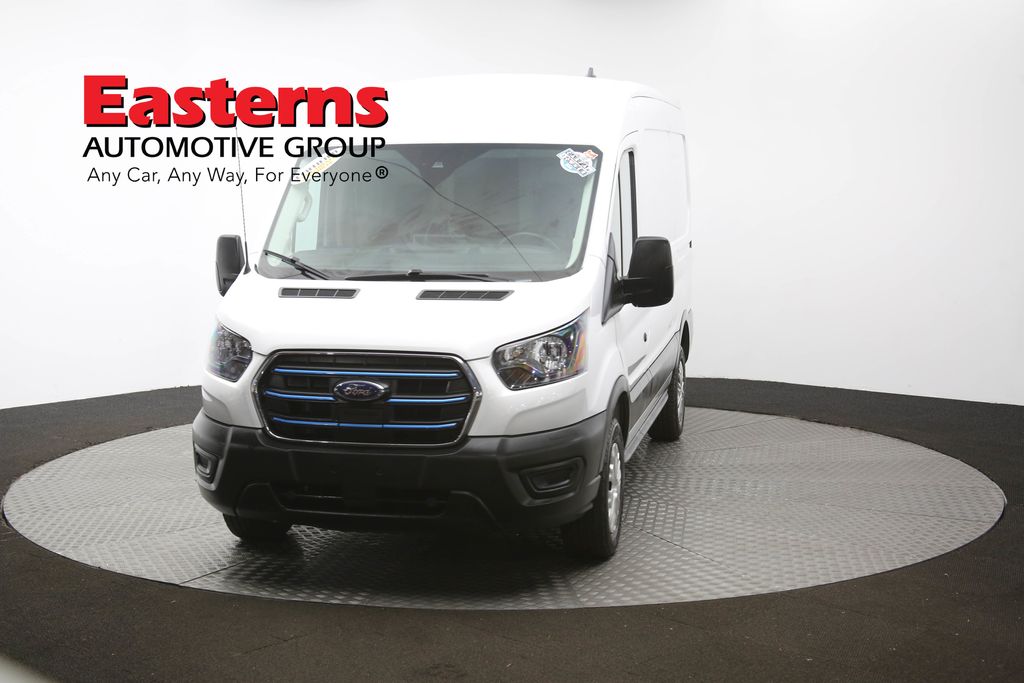 Vehicle image 27 of 63