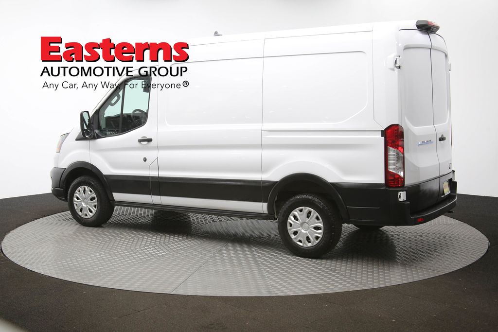 Vehicle image 8 of 63