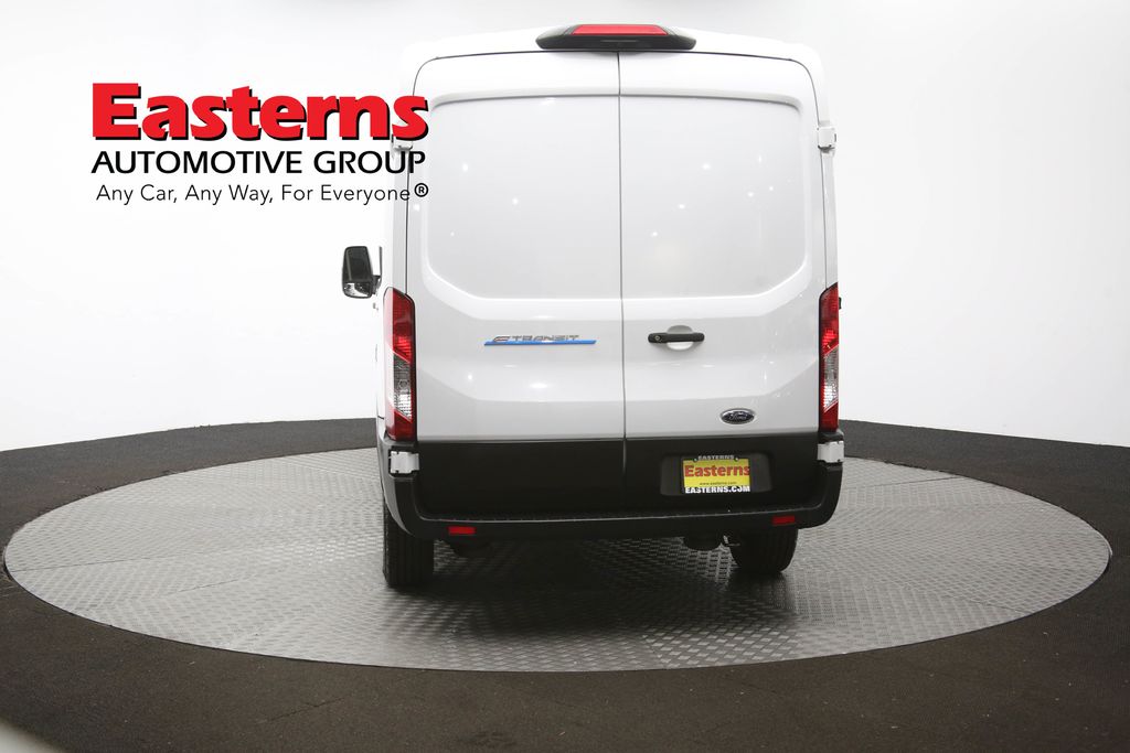 Vehicle image 14 of 63