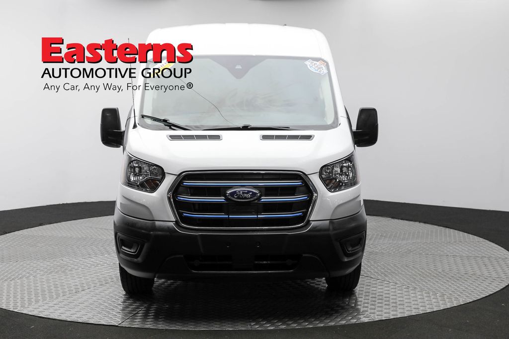 Vehicle image 10 of 63