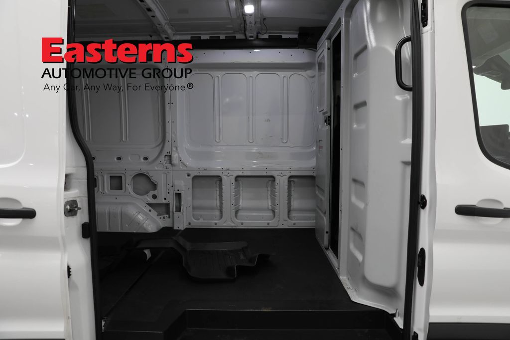 Vehicle image 51 of 63