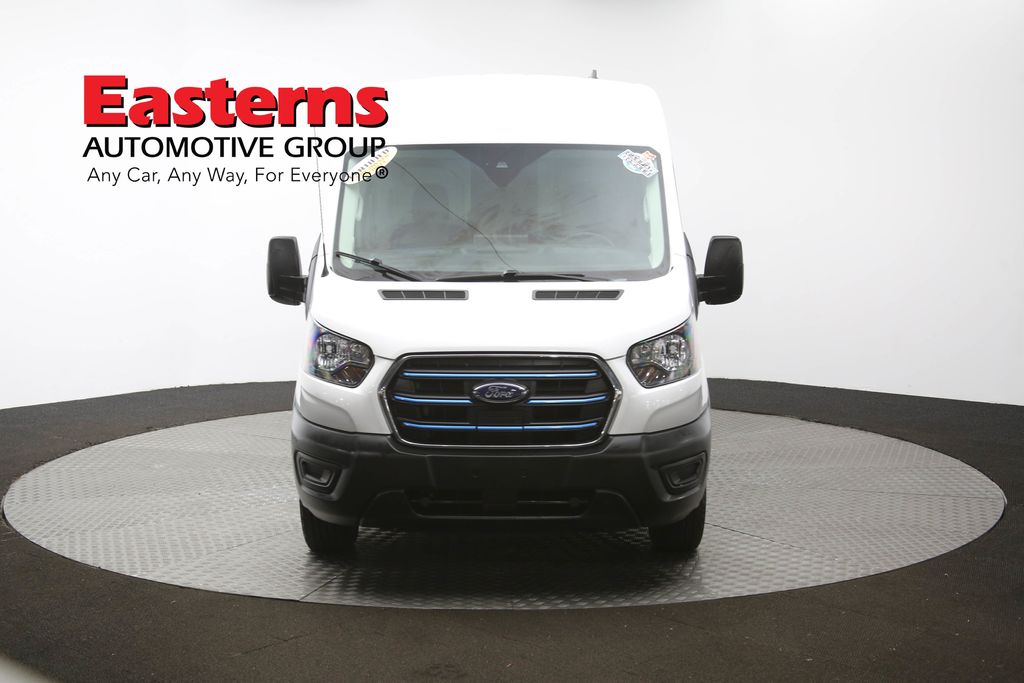 Vehicle image 4 of 63
