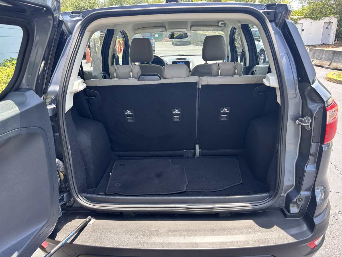 Vehicle image 10 of 23
