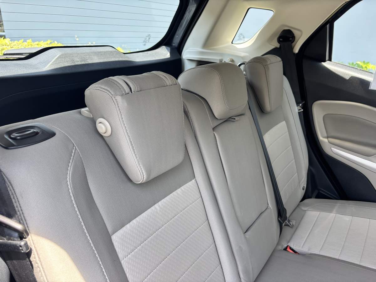 Vehicle image 15 of 23