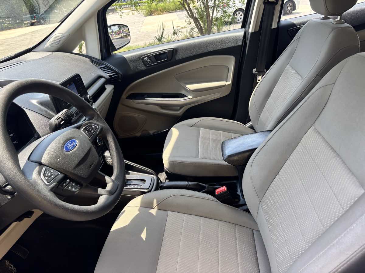 Vehicle image 19 of 23