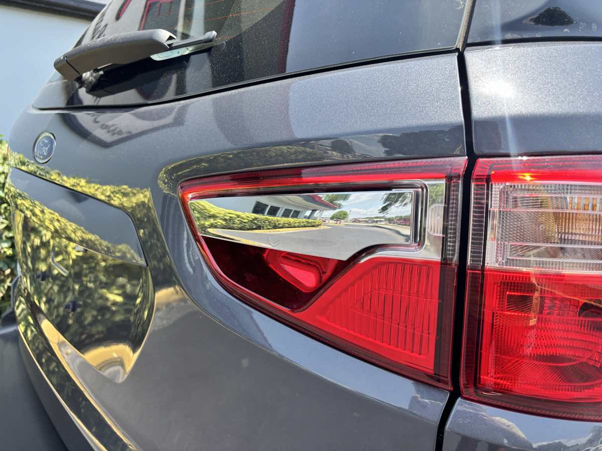 Vehicle image 8 of 23