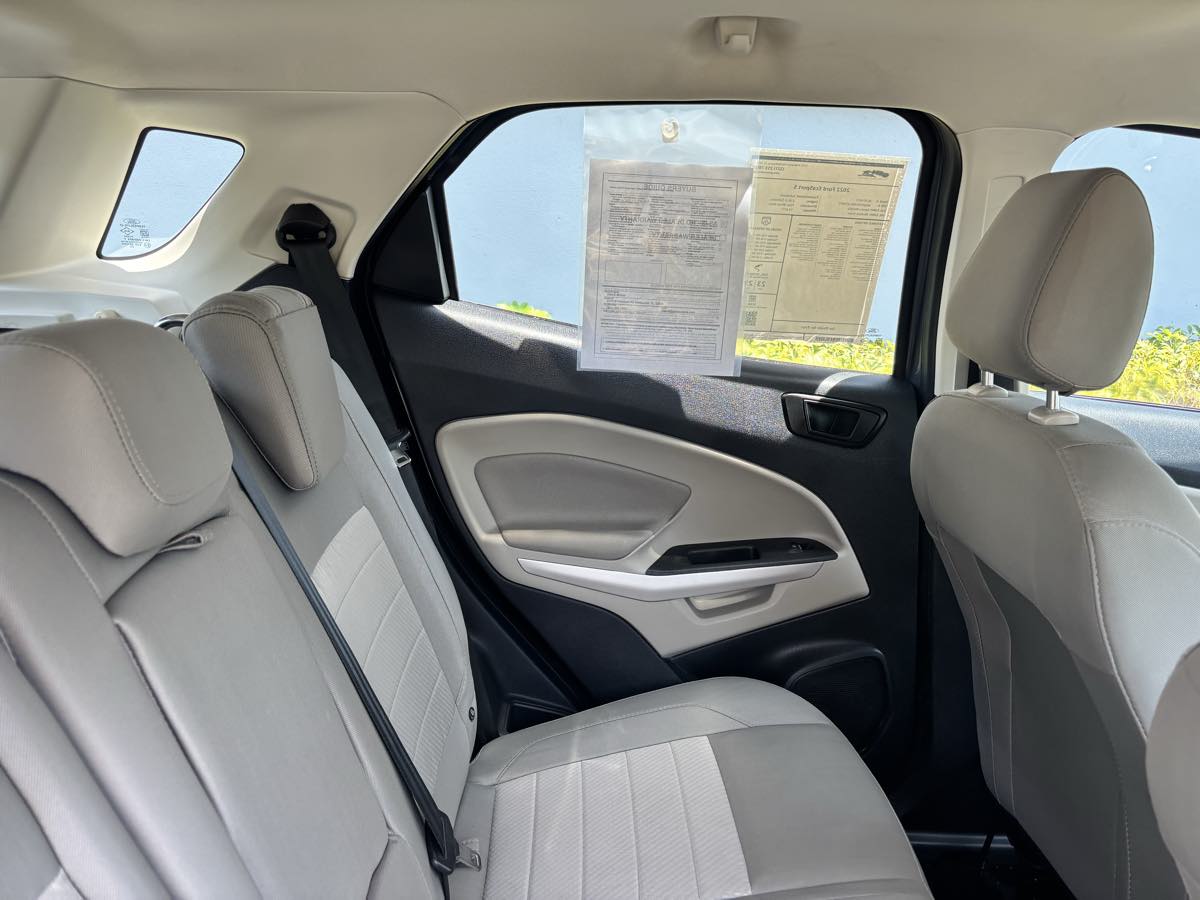 Vehicle image 20 of 23