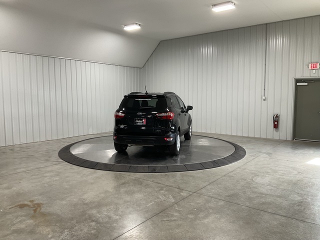Vehicle image 8 of 32