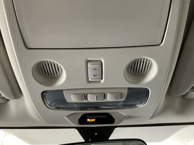 Vehicle image 22 of 32