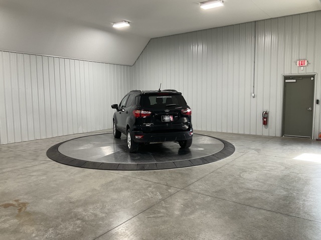 Vehicle image 2 of 32
