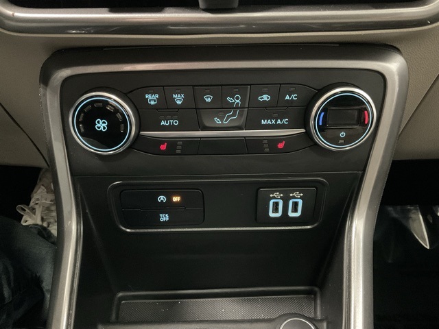 Vehicle image 19 of 32