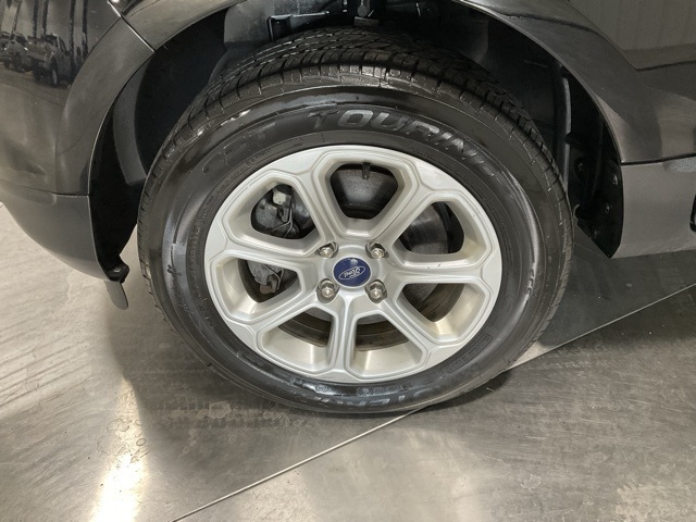 Vehicle image 10 of 32