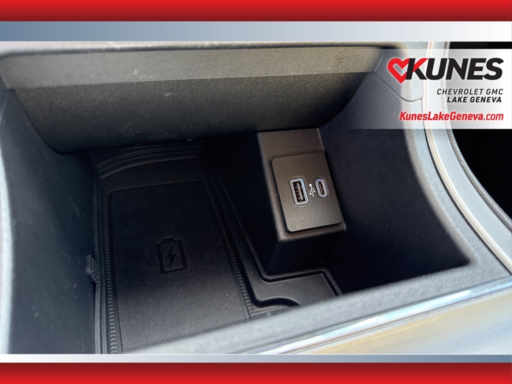 Vehicle image 29 of 48