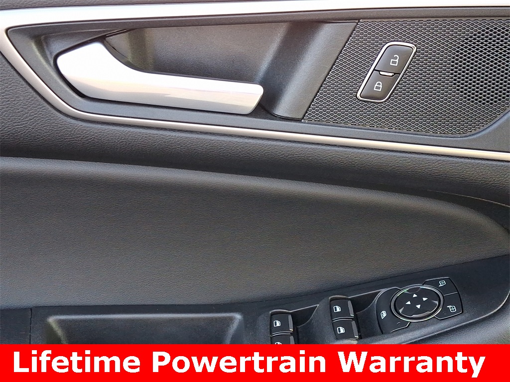 Vehicle image 12 of 34