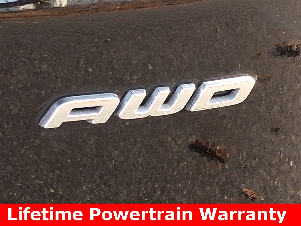 Vehicle image 33 of 34