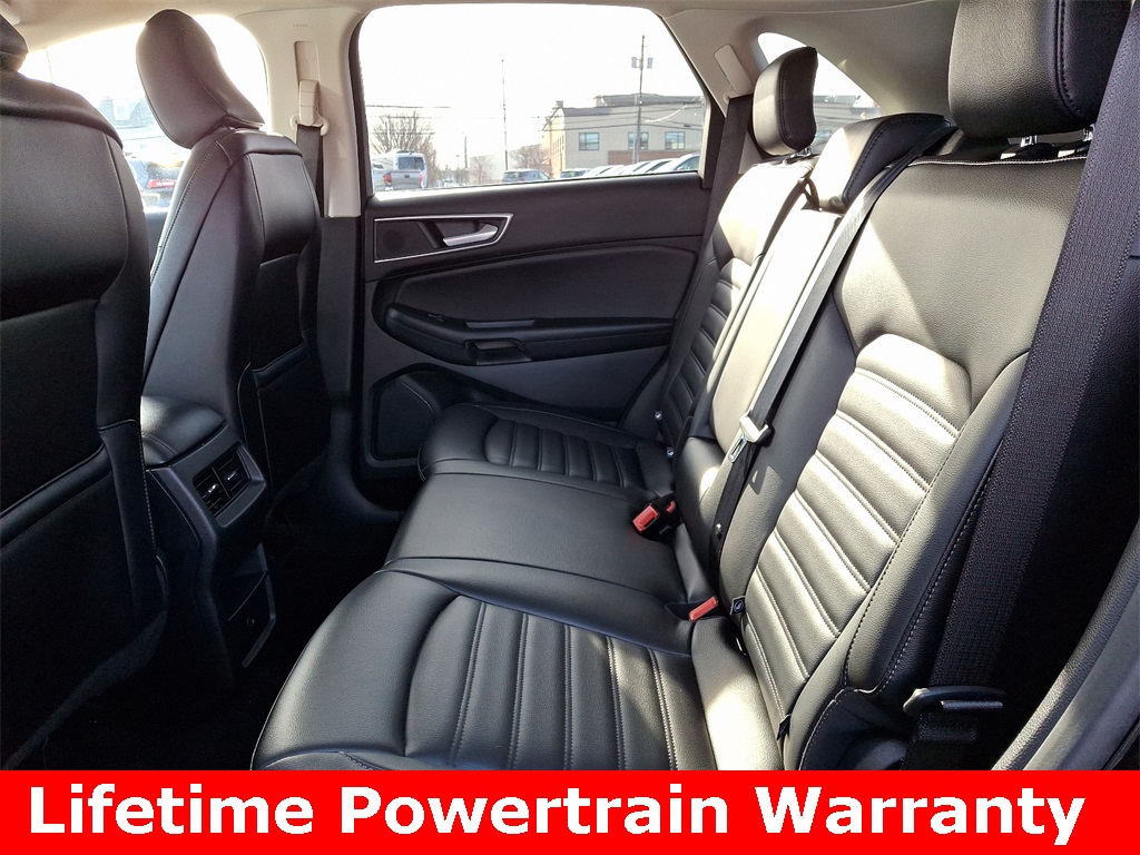 Vehicle image 10 of 34