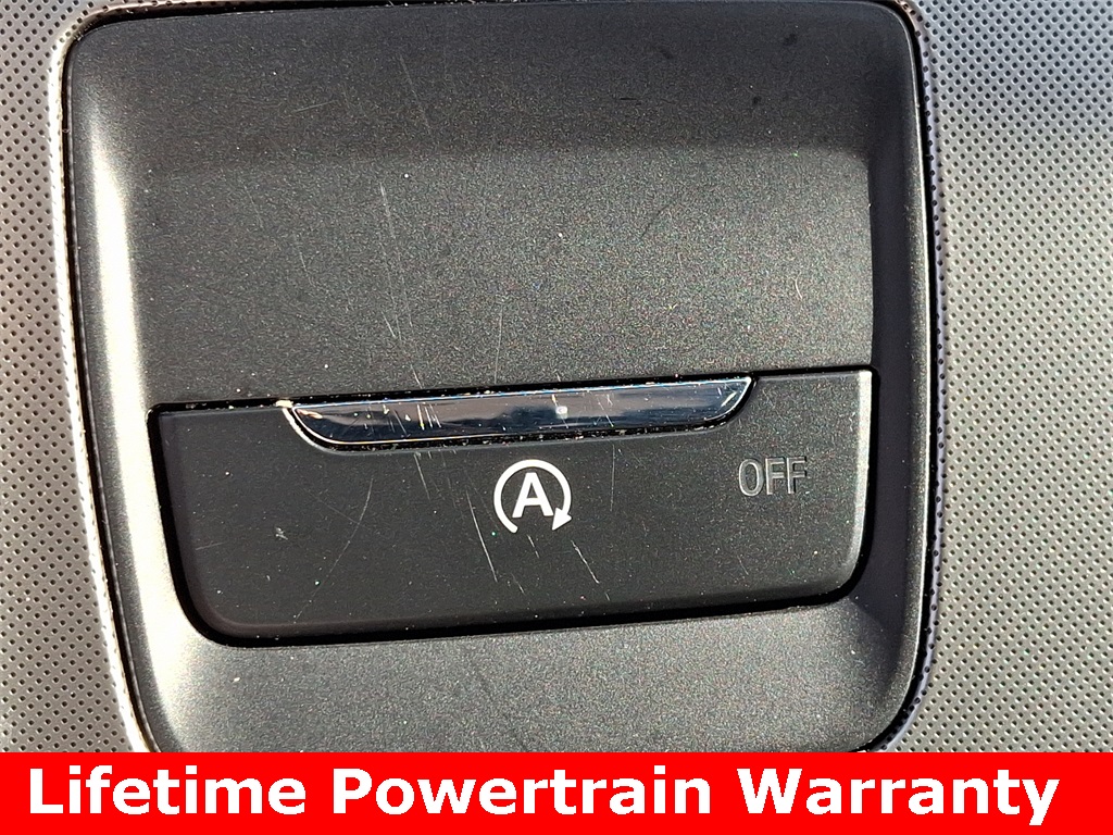 Vehicle image 25 of 34