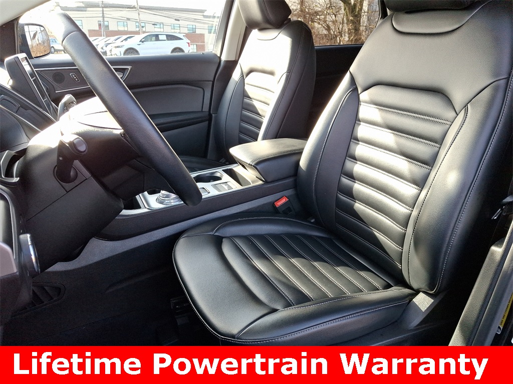 Vehicle image 13 of 34