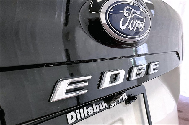 Vehicle image 14 of 32