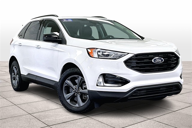 Vehicle image 4 of 32