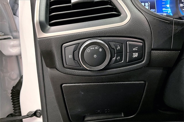 Vehicle image 30 of 32
