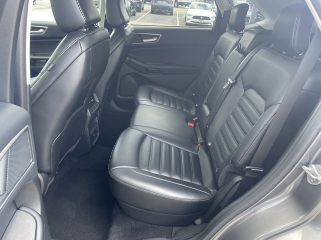 Vehicle image 16 of 30
