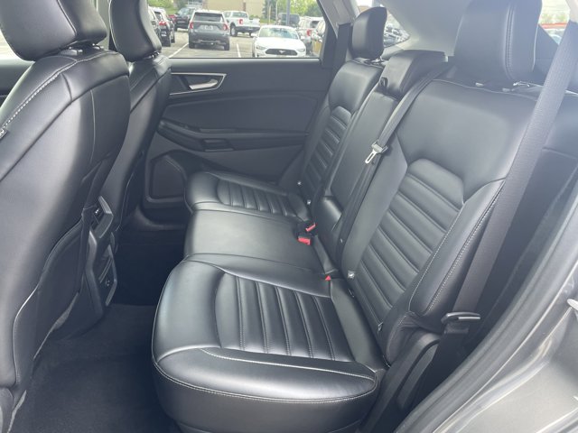 Vehicle image 14 of 30