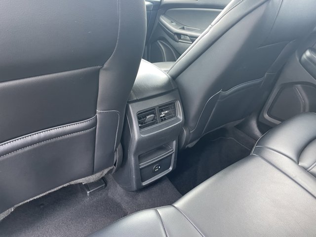 Vehicle image 24 of 30