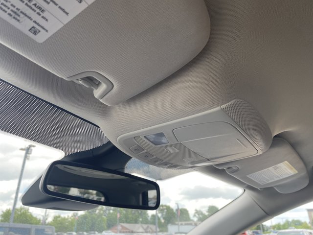 Vehicle image 26 of 30