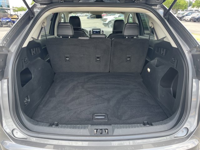 Vehicle image 10 of 30