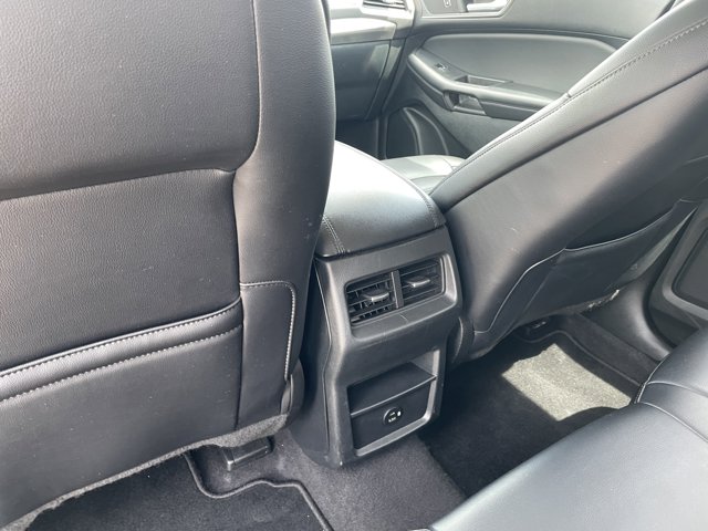 Vehicle image 16 of 29