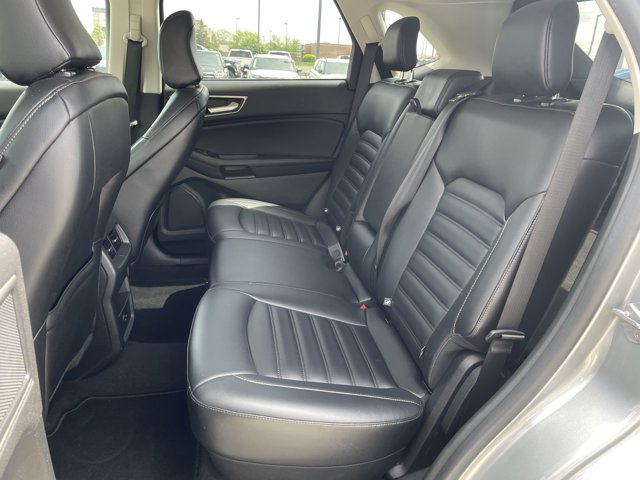 Vehicle image 15 of 29