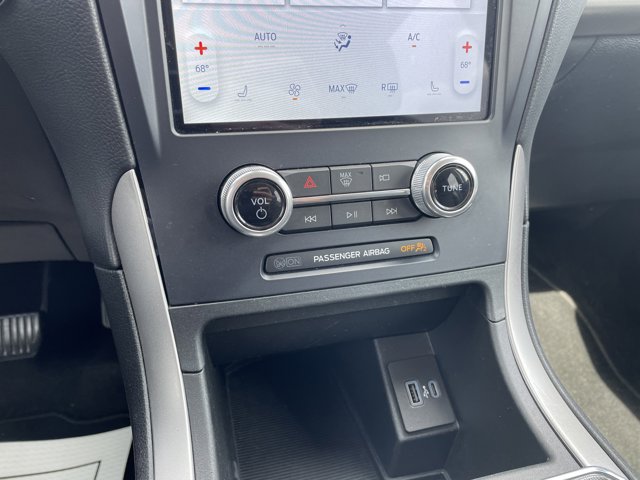Vehicle image 27 of 29