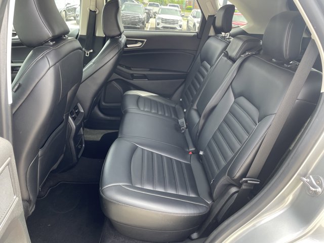 Vehicle image 14 of 29