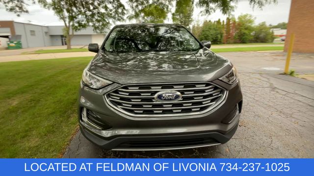2022 Ford Edge SEL Image 3 of 33