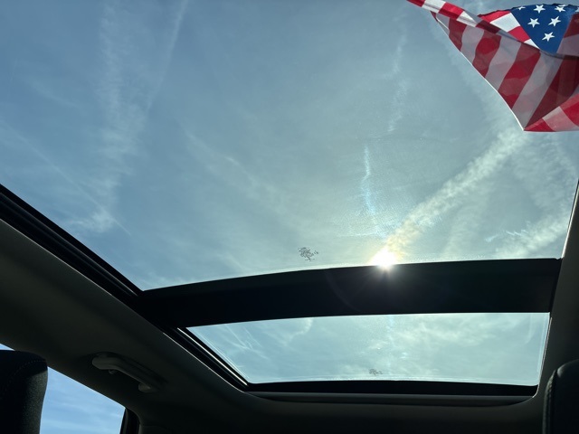 Vehicle image 32 of 34