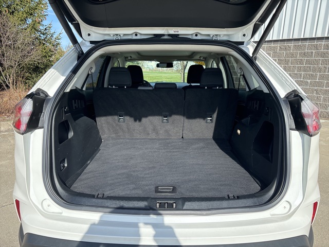 Vehicle image 13 of 34