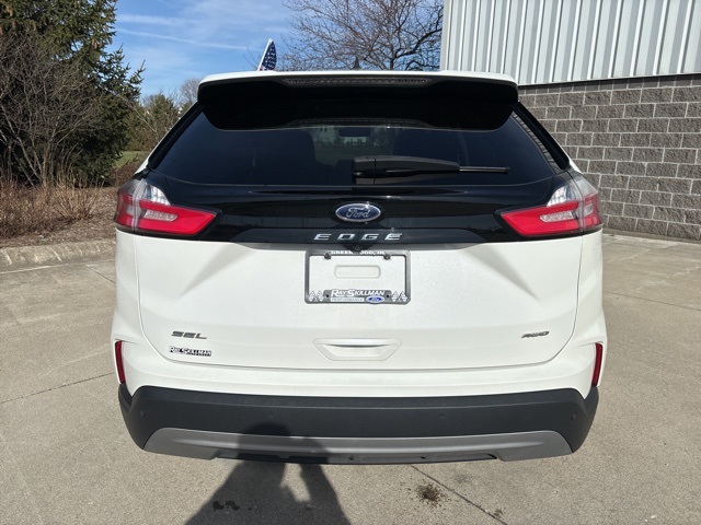 Vehicle image 7 of 34