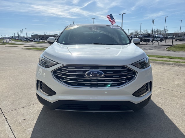 Vehicle image 2 of 34