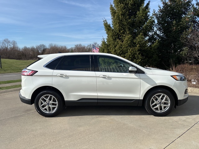 Vehicle image 5 of 34