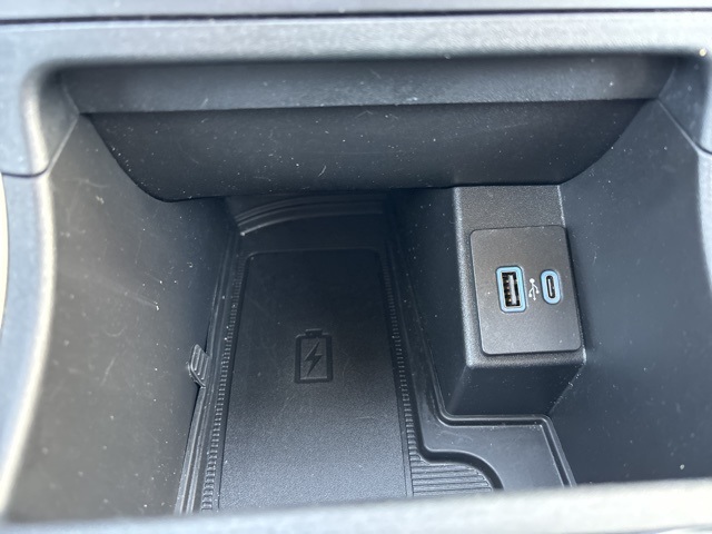 Vehicle image 29 of 34